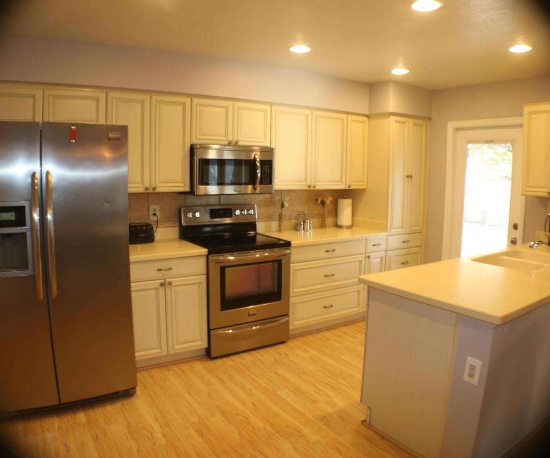 Tempe Escape With Heated Pool, Billiards & Firepit Fun Villa Exterior photo